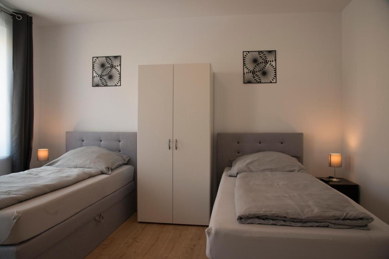 Schoene Grosse Ferienwohnung 79M2 Und 2 Baeder, Zentrumnah, 2Og إرفورت المظهر الخارجي الصورة